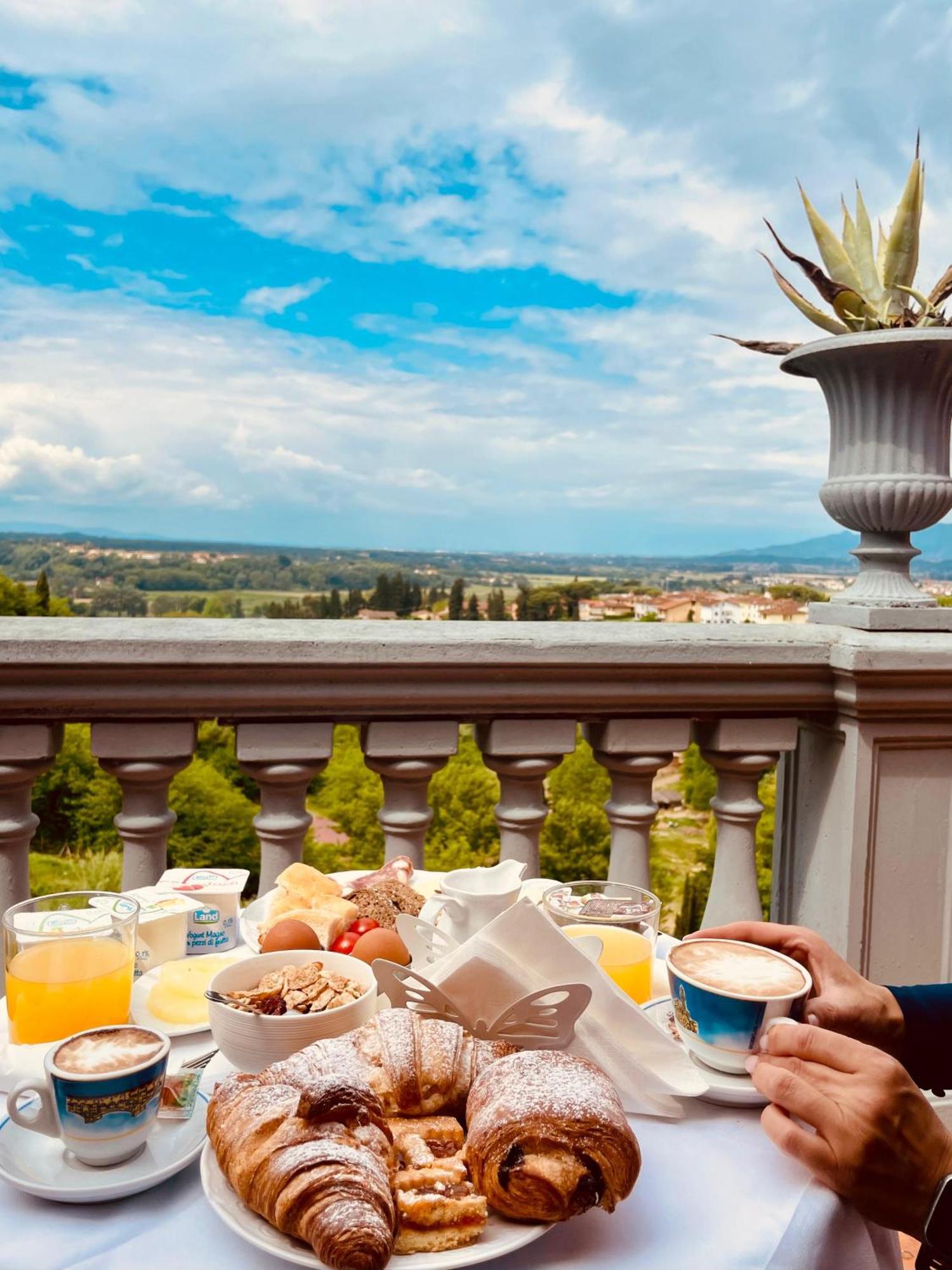 Quattro Gigli Hotel Монтополі-ін-Валь-д'Арно Екстер'єр фото